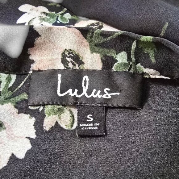 Lulus On the Spot Black Floral Print Button-Up Blouse Sz S - Picture 9 of 11
